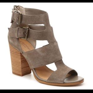 ✨BRAND NEW—- CROWN VINTAGE HEELS✨